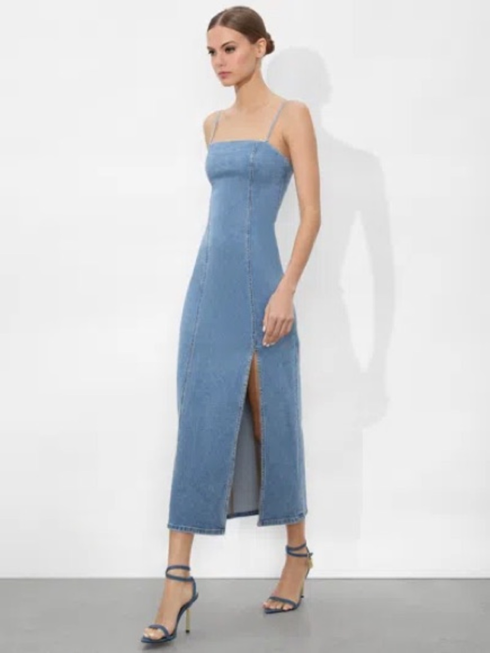Alice + Olivia Nakisha Midi Dress Denim 8 - Picture 5 of 14